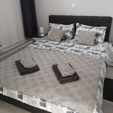 Gray Luxe Appartement Belgrado Buitenkant foto