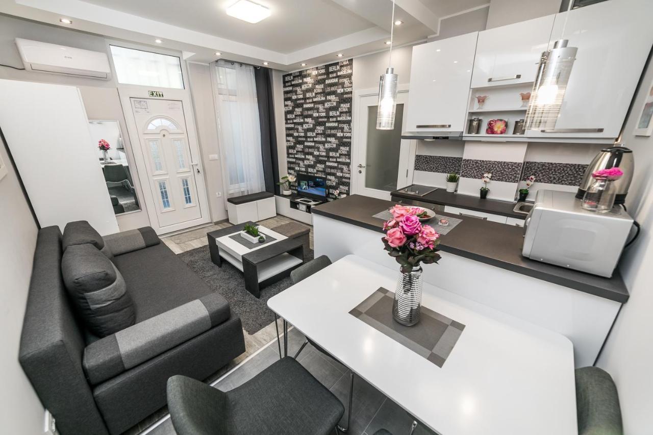 Gray Luxe Appartement Belgrado Buitenkant foto
