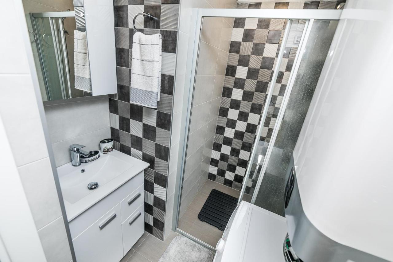 Gray Luxe Appartement Belgrado Buitenkant foto