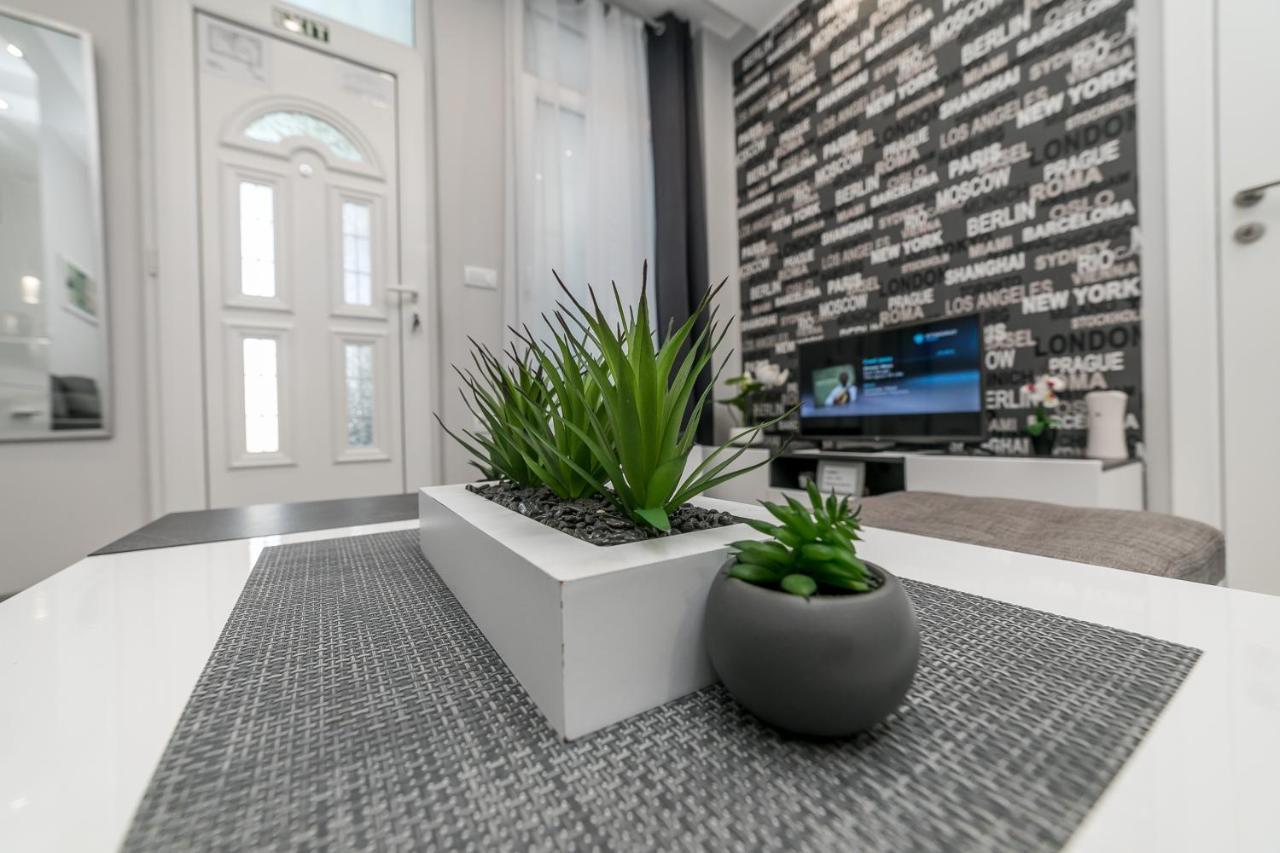 Gray Luxe Appartement Belgrado Buitenkant foto